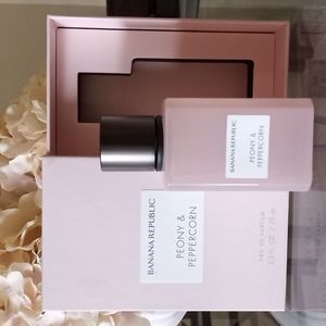Banana Republic Peony & Peppercorn